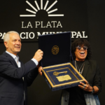 “La Mona” Jiménez Visitante Ilustre de la ciudad